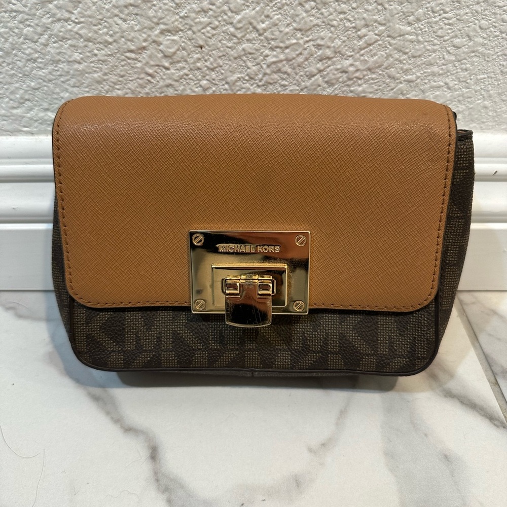 Michael kors small side bag